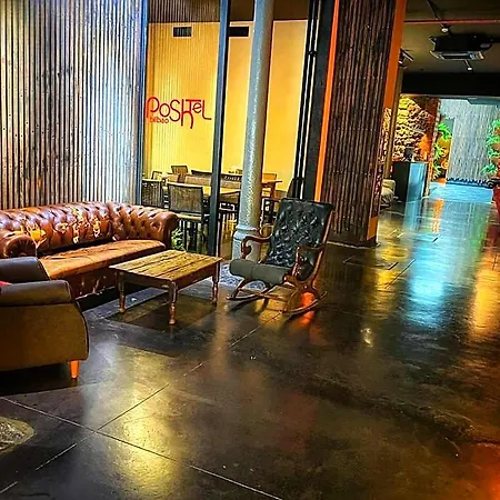 Hostel Poshtel - Premium *