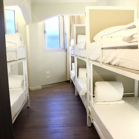Poshtel - Premium